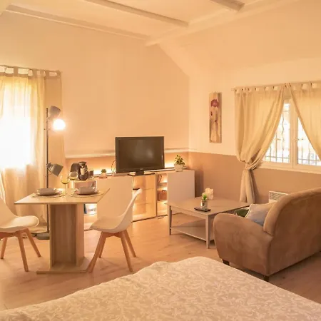 Studette Proche Meaux-disneyland-a4 *
